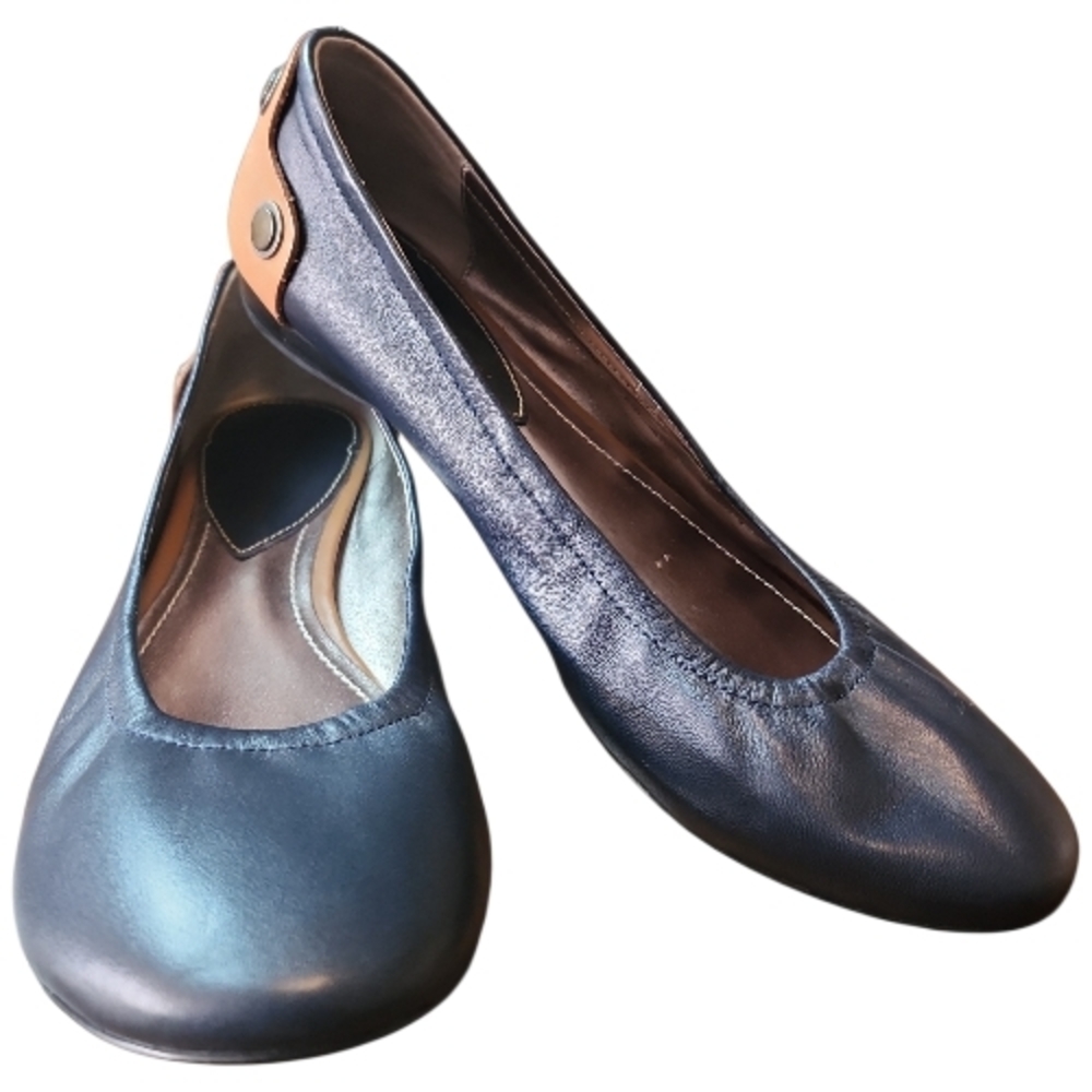 B. MAKOWSKY | BM Remi Navy Tan Women's Leather Ballet Flats Brass Accents |‎ 10